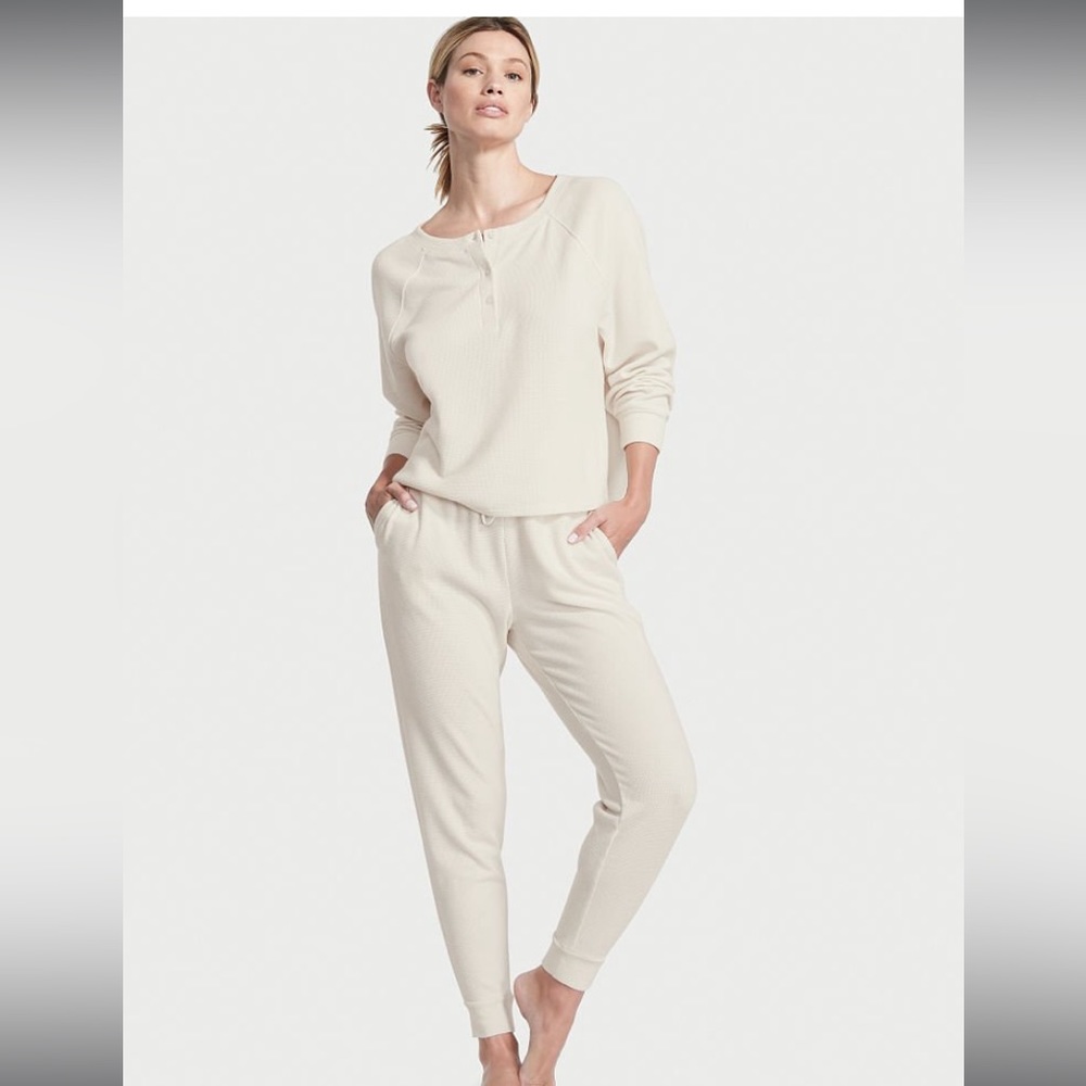 VS Glow Waffle Henley Jogger Set
